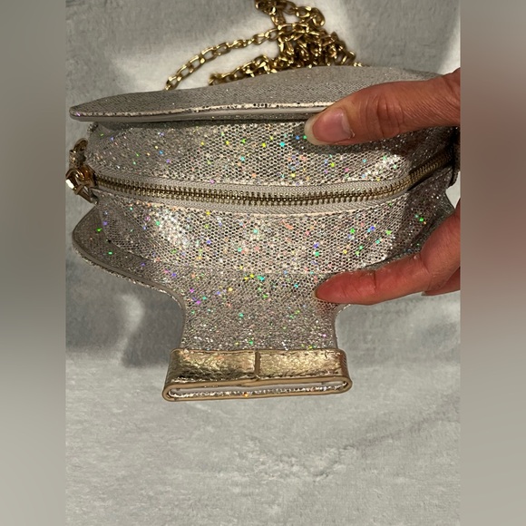 Sam Forever Tequila shaped purse. Silver sparkling with embroidery. Chain strap - Picture 6 of 13